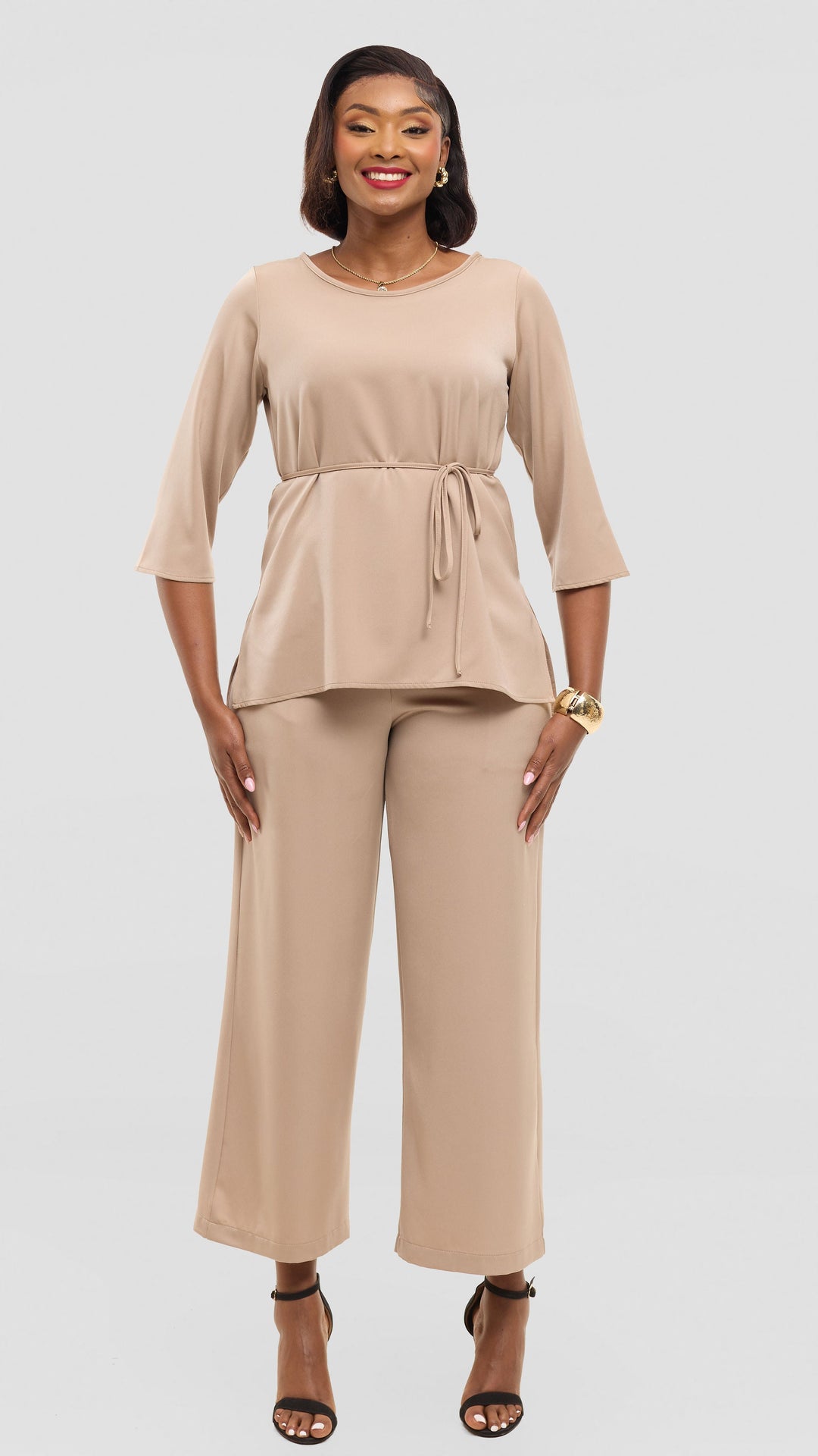 Vivo Straight Leg Pants in Satin - Beige