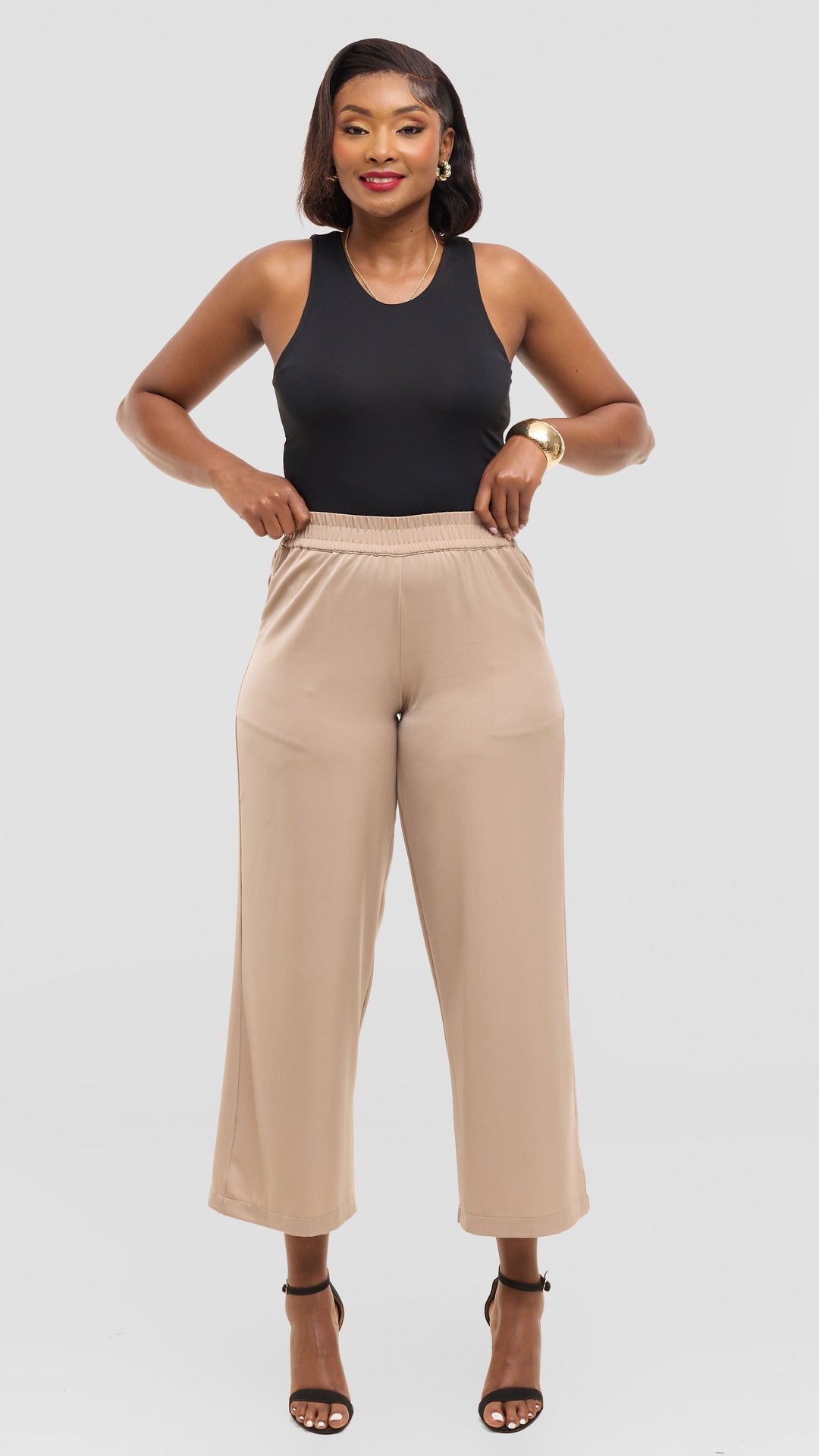 Vivo Straight Leg Pants in Satin - Beige