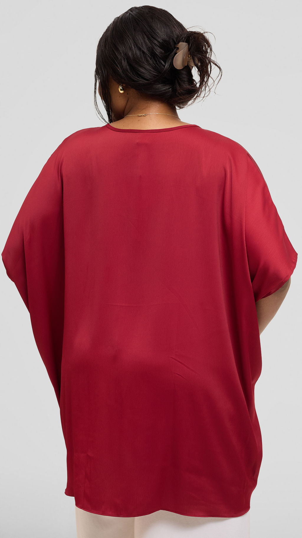 Vivo Ruched Maxi Top in Textured Satin - Dark Red