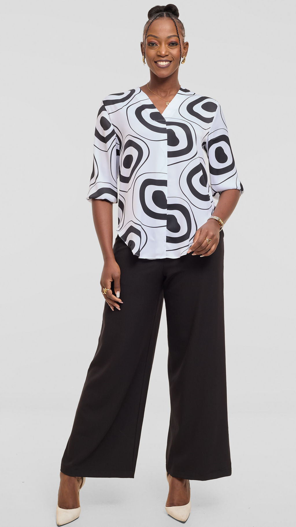 Vivo Dua Shirt in Textured Satin - Off White / Black Laisa Print