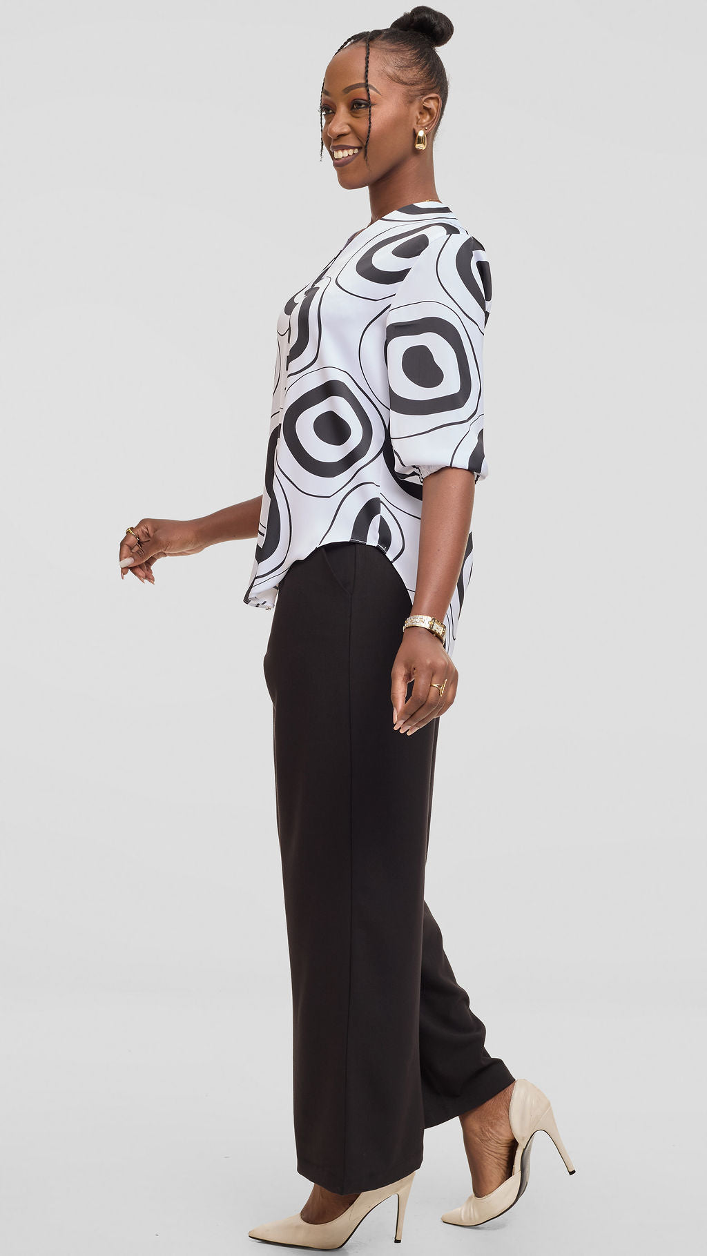 Vivo Dua Shirt in Textured Satin - Off White / Black Laisa Print