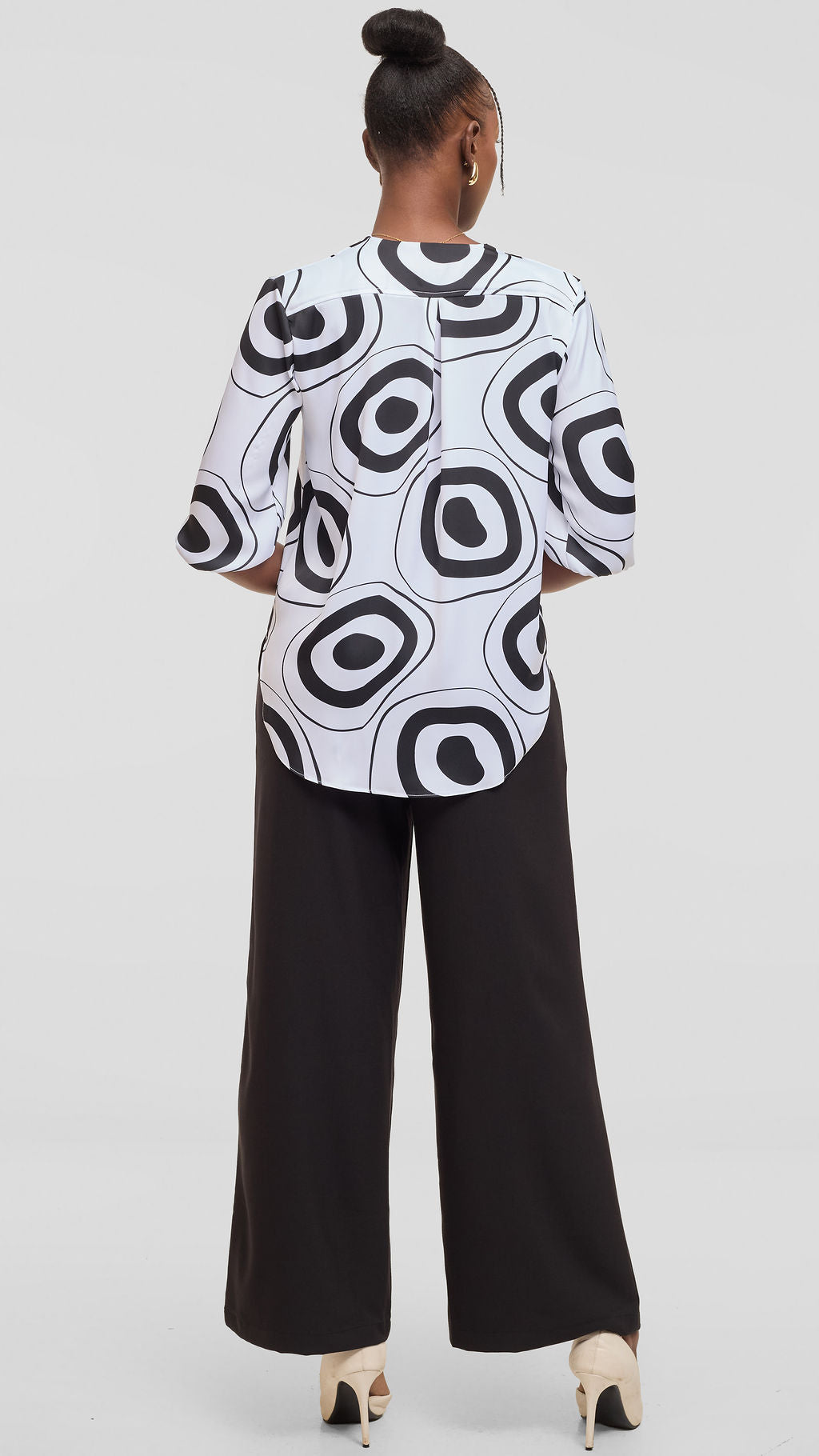 Vivo Dua Shirt in Textured Satin - Off White / Black Laisa Print