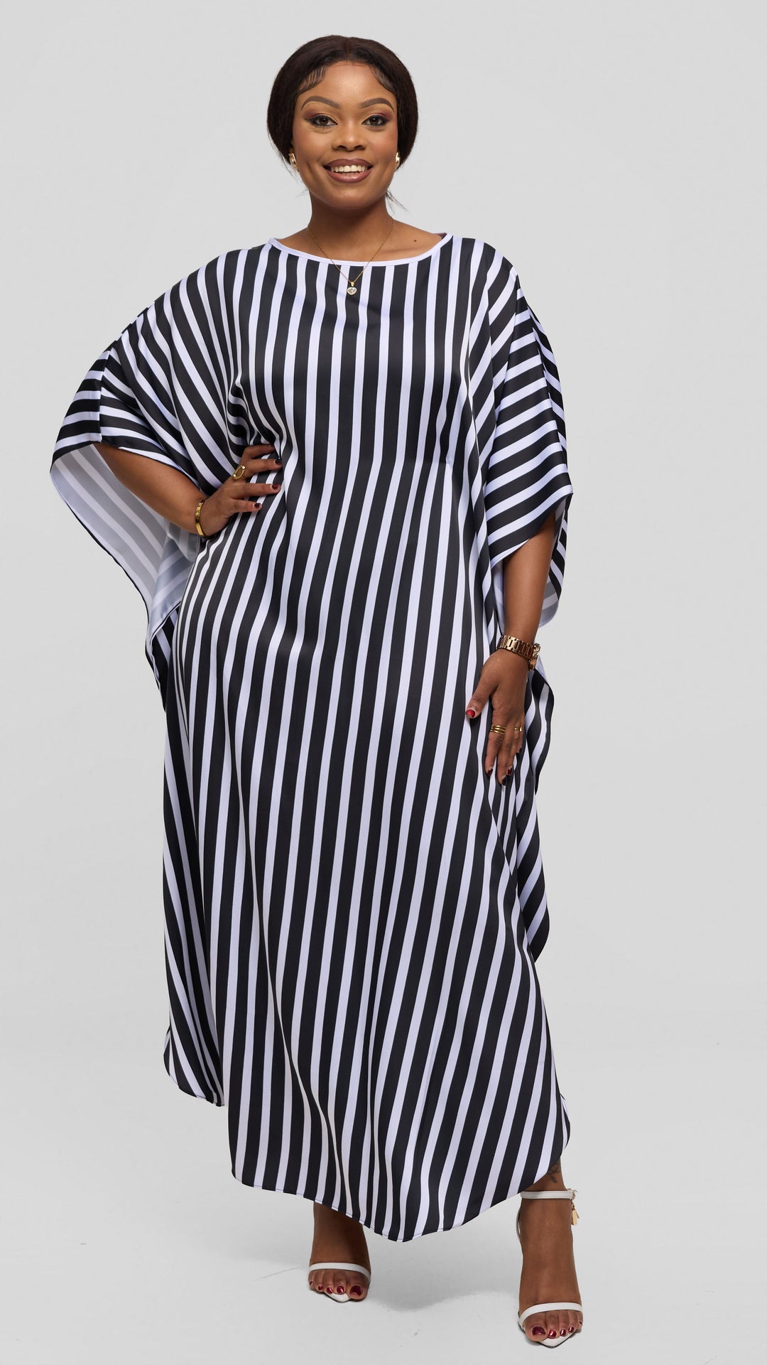 Vivo Amai Round Neck Maxi Kaftan in Satin - White / Black Stripes