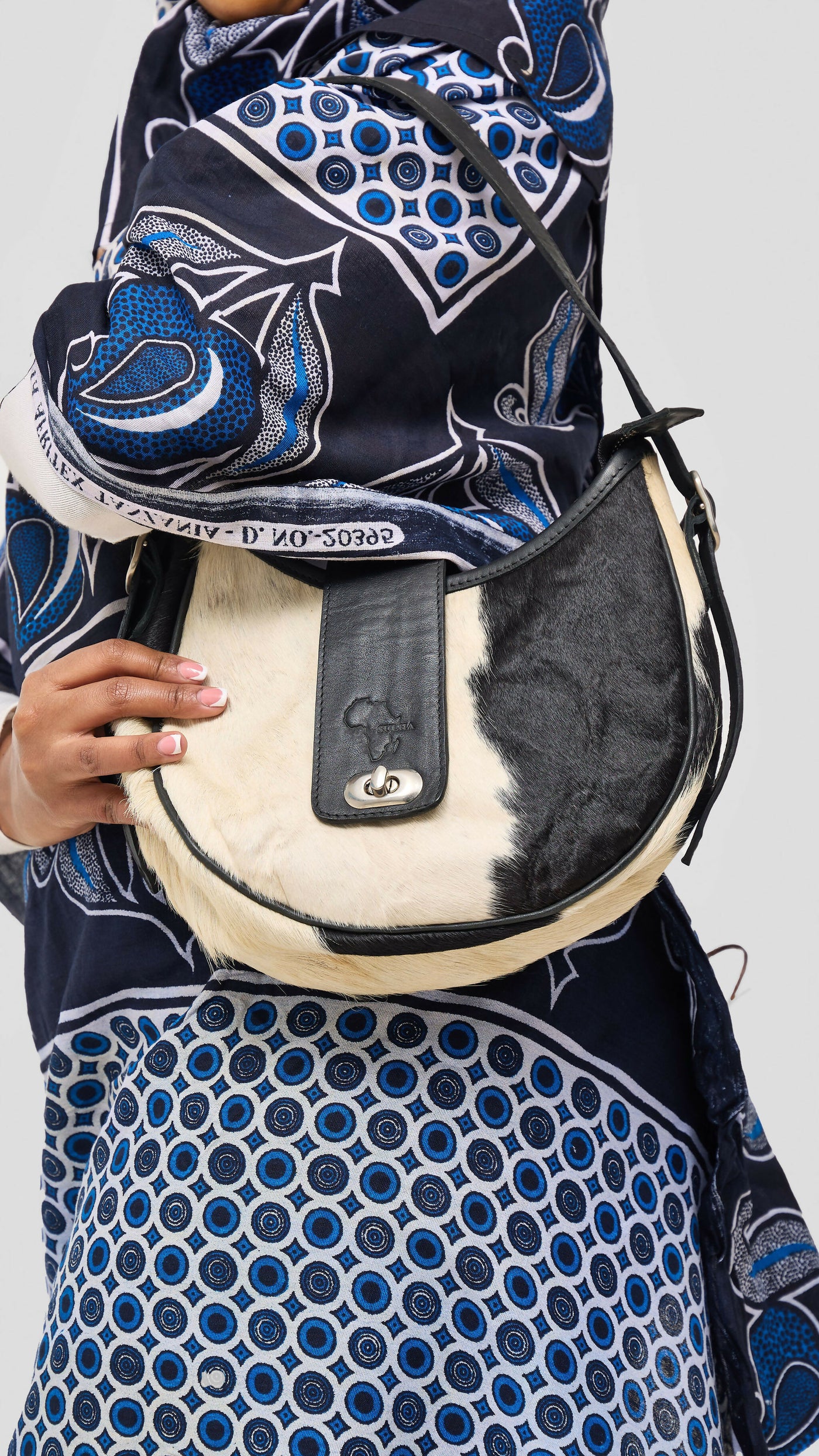Sulha Afrika Sling Bag - Black / White