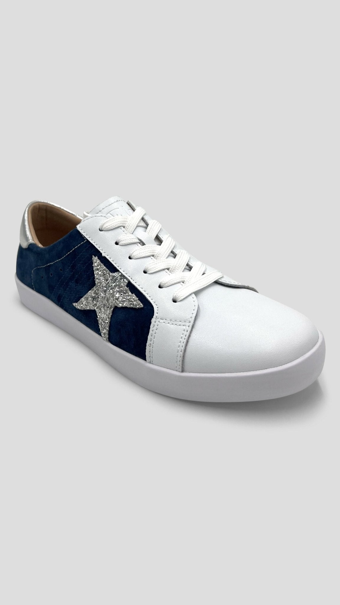 Julz Jose Sneaker - White / Navy Blue / Silver - Shopzetu