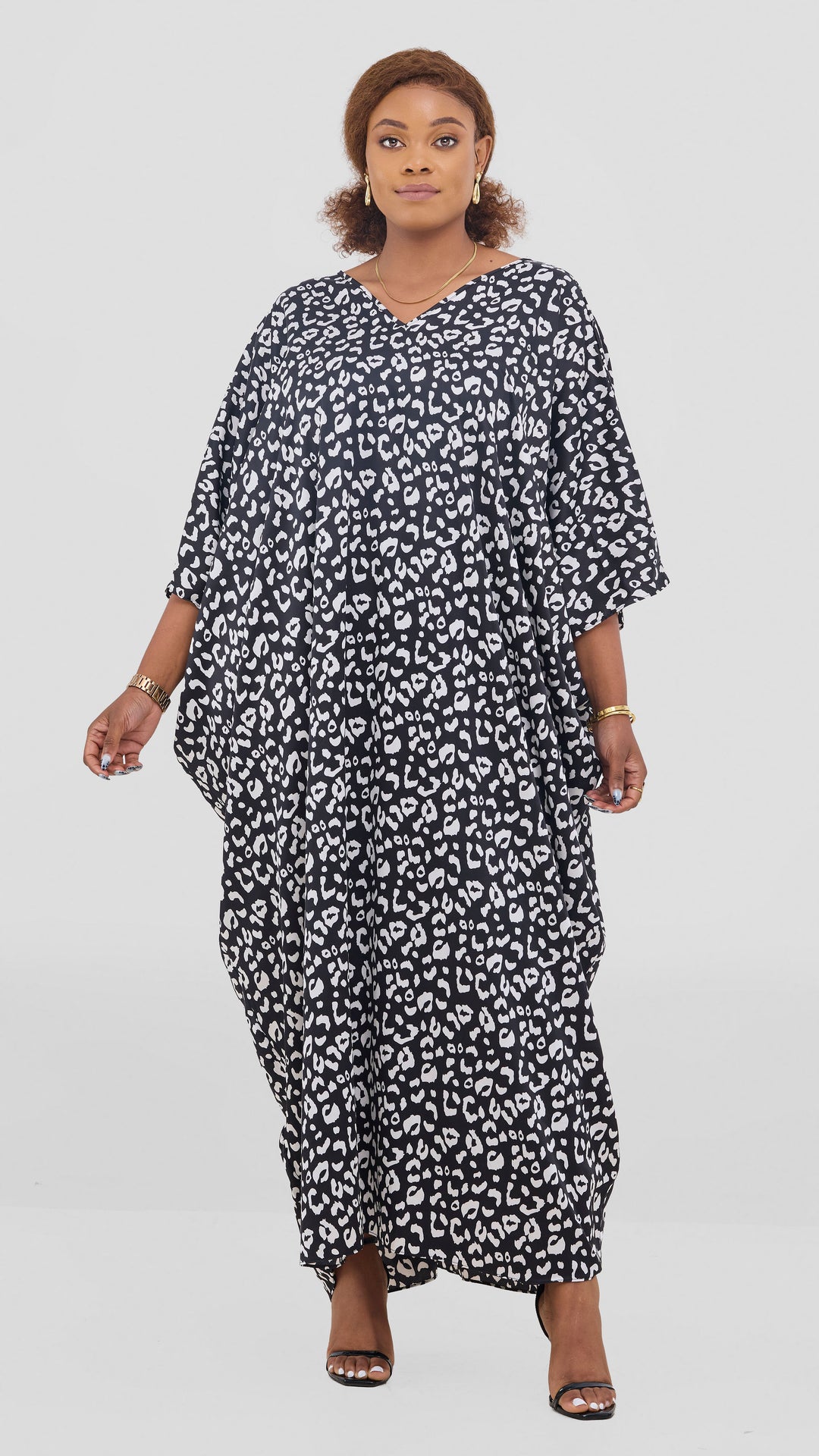 Vivo Keza V Neck Maxi Kaftan In Satin - Black / White Print