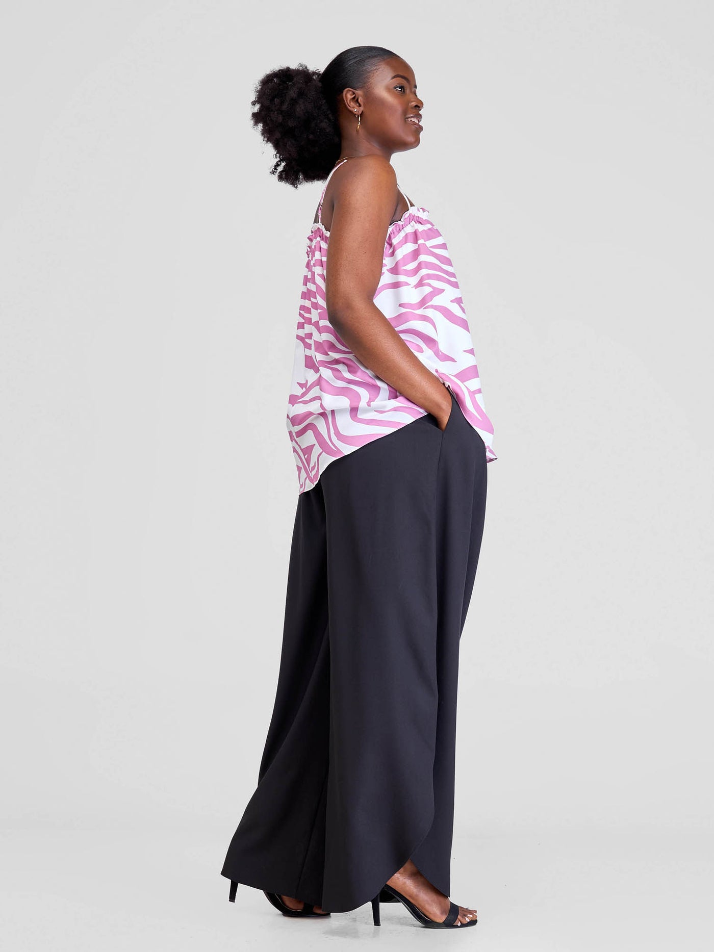 Vivo Situ Ruffle Neck Top - White/Purple Tiri Print