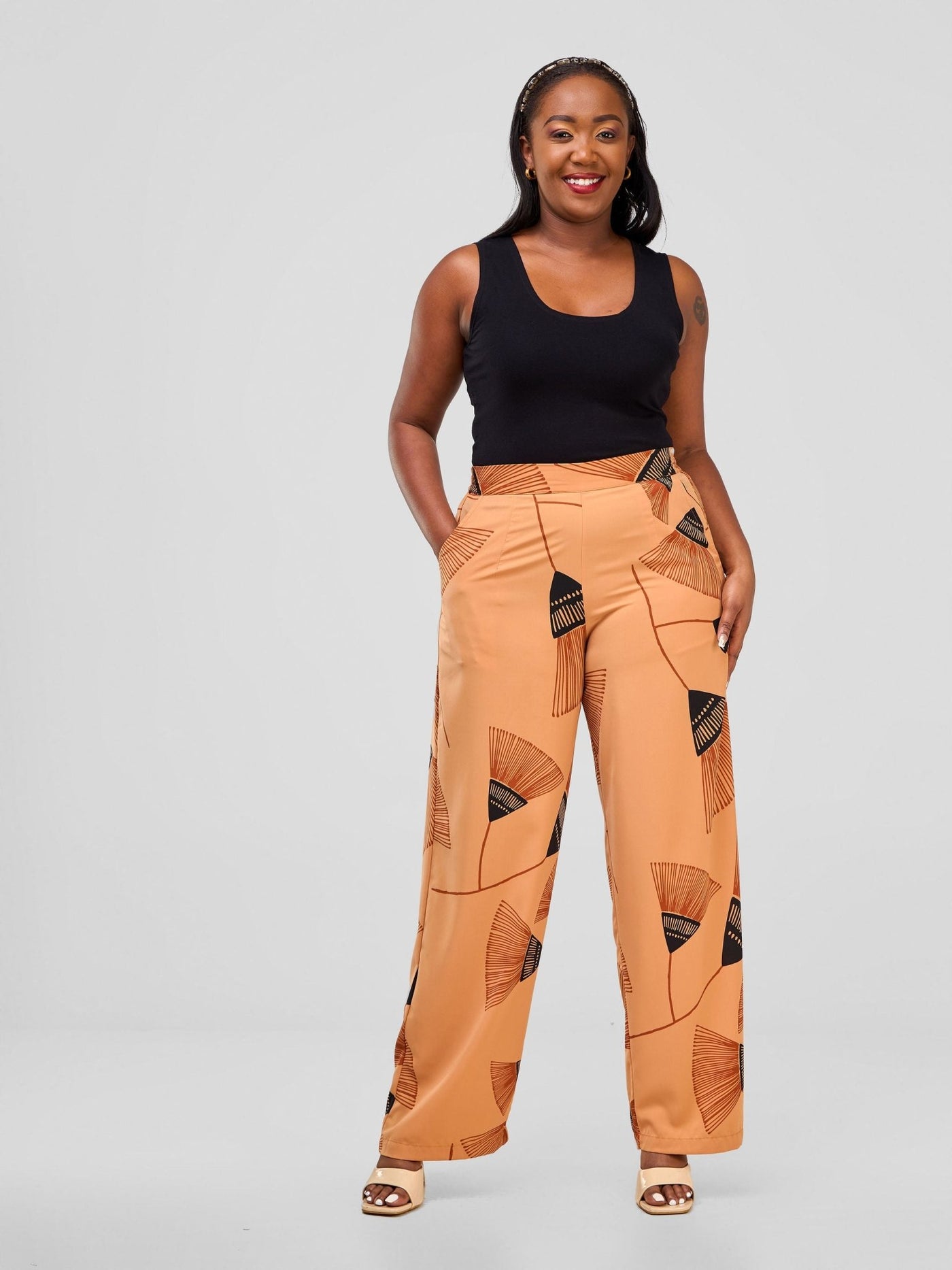 Vivo Mira Straight Leg Pants - Tan / Black Fan Print - Shopzetu