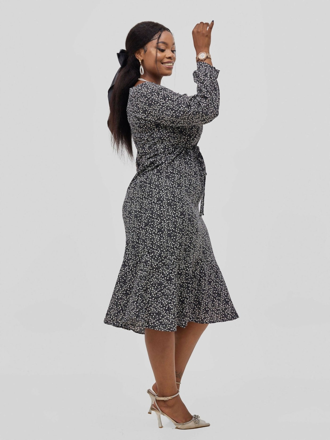 Hessed Square Neck Long Sleeves Floral Print Fit & Flare Dress - Black - Shopzetu