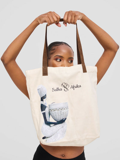 Sulha Afrika Squatting Lady Tote Bag - Cream White - Shopzetu