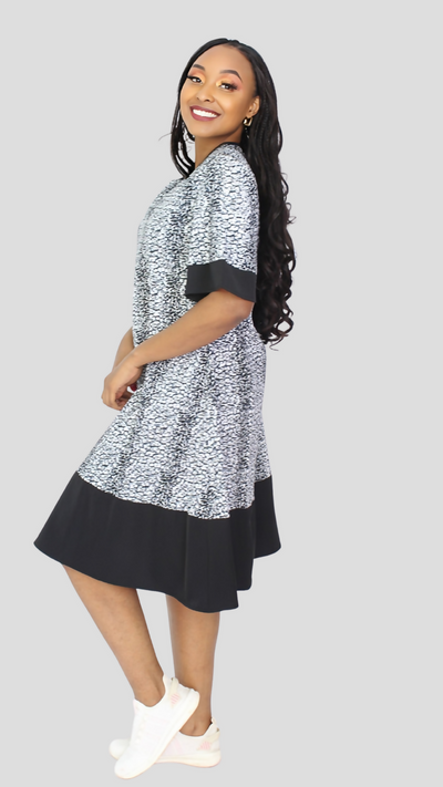 The Fashion Frenzy Curvy Plus Size Monochrome Print Shani Shift Dress - Grey