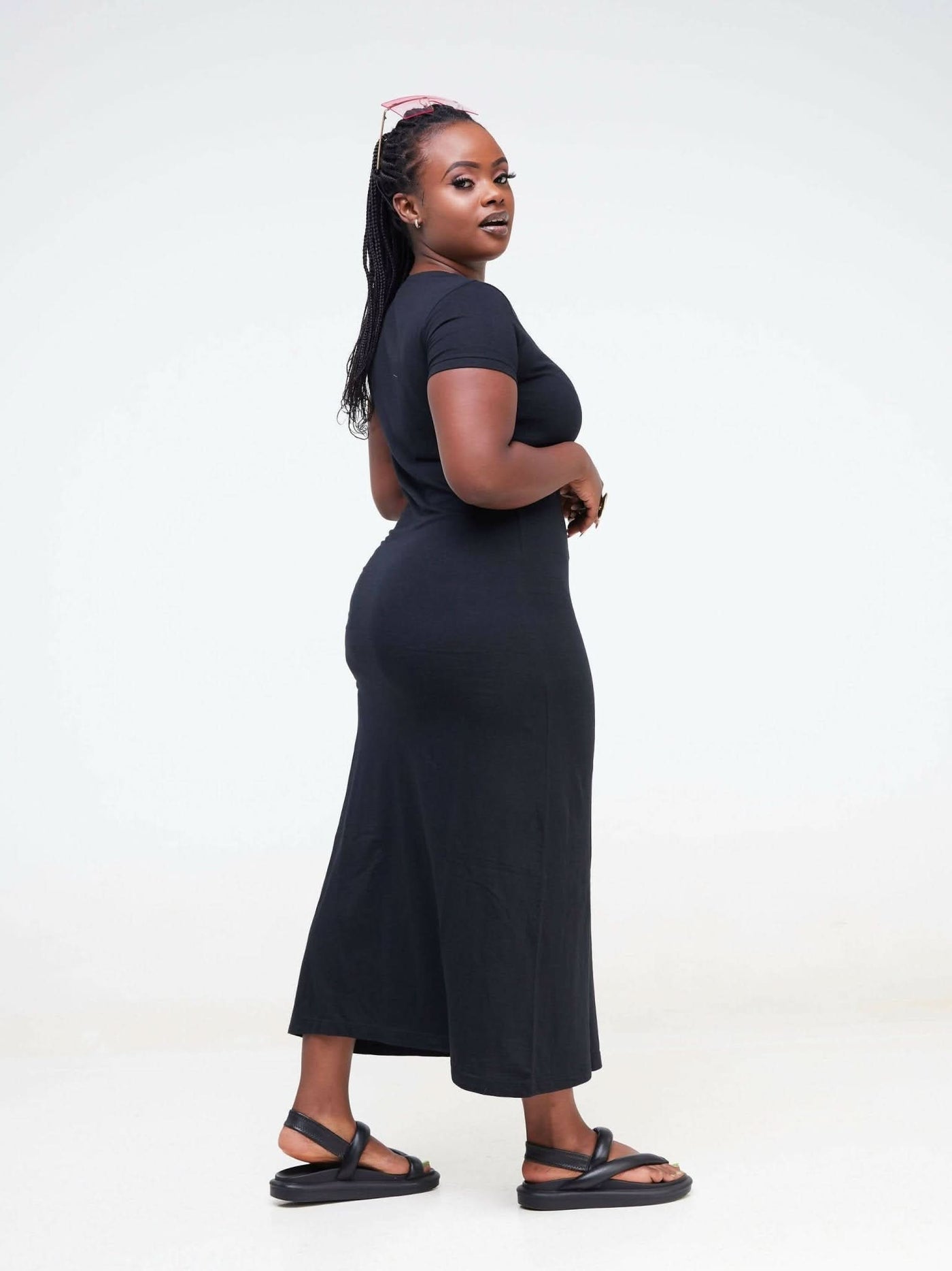 Hessed Sleeved Midi Plain Dress - Black - Shopzetu