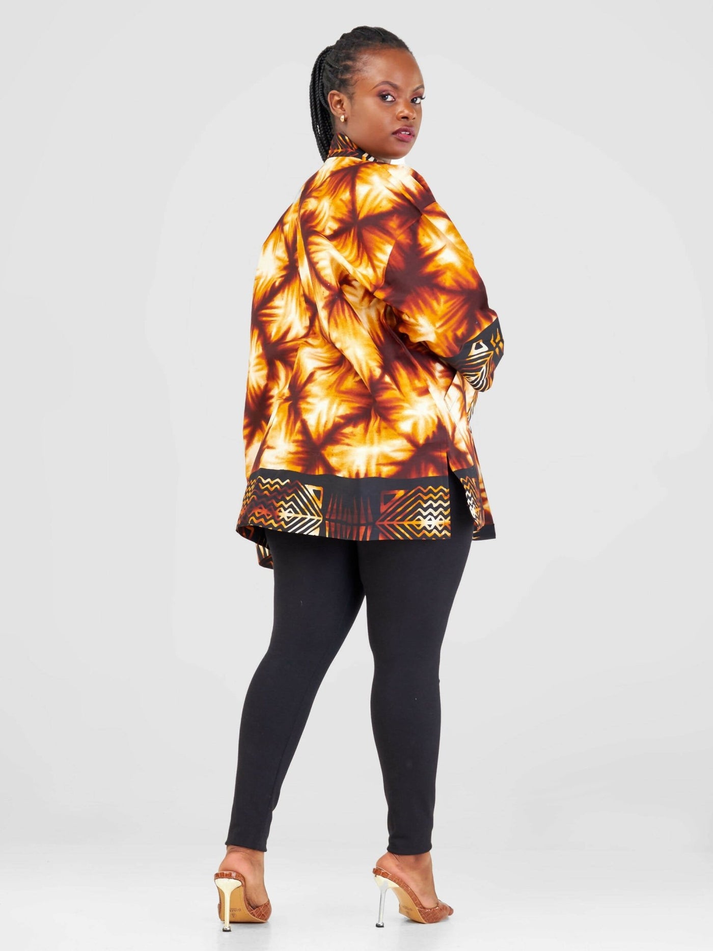 Izulu Mundusi 8 Short Kimono - Black Print - Shopzetu